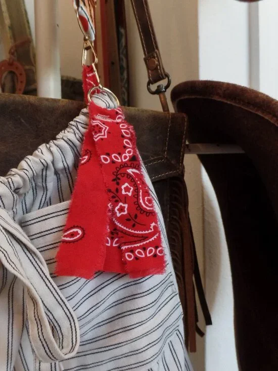 Hand Crafted Clip On Textile MINI Swag - Picture 2 of 5